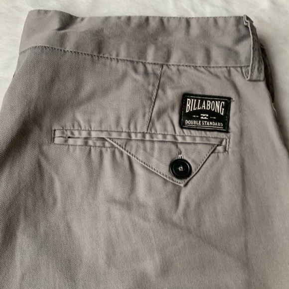 Billabong Shorts - Picture 2 of 7